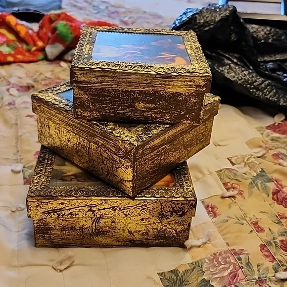 Nesting boxes - Picture 6 of 7